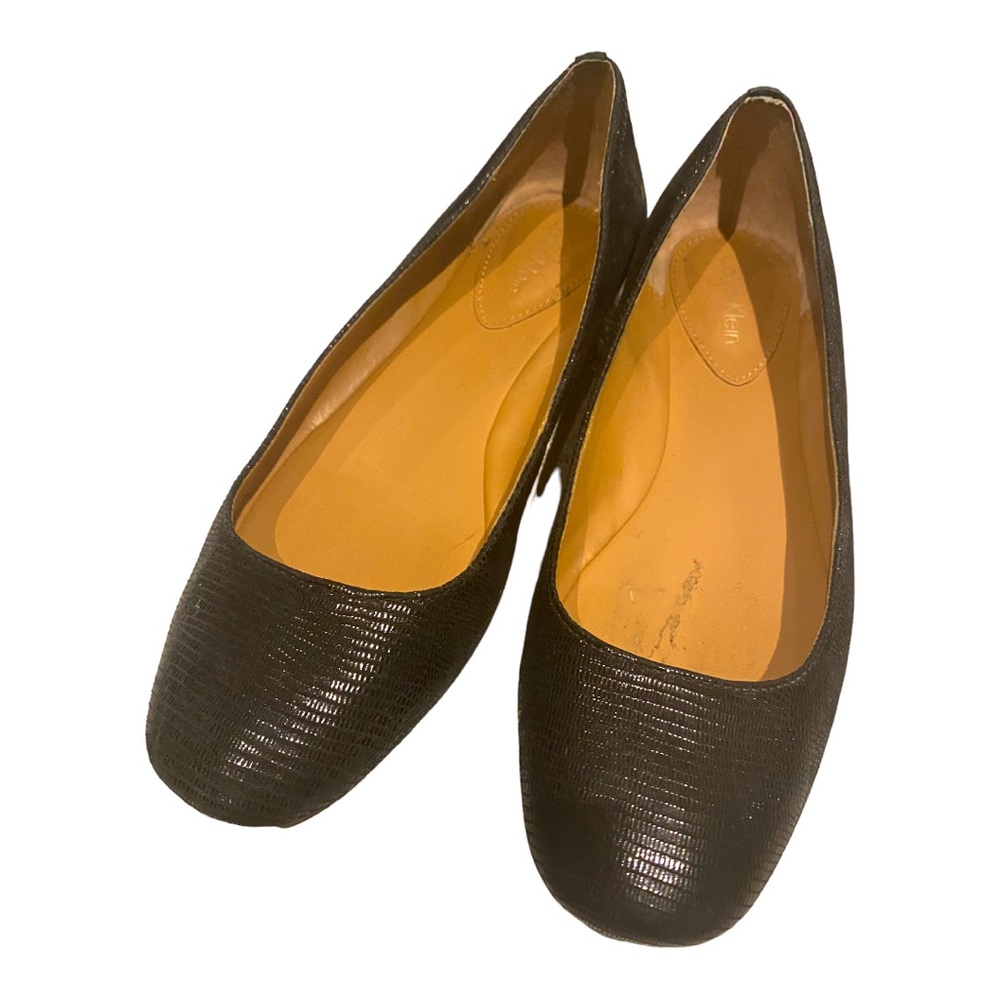 Calvin Klein Black lizard print leather ballet flats studded heel. Sz6
